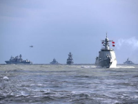 南海军演,强化海上防御，展现捍卫主权决心”