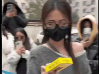 娱乐八卦事件爆料吃瓜,明星隐私大曝光，吃瓜群众狂欢时刻！