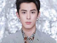 王鹤棣娱乐吃大瓜视频,揭秘明星幕后生活片段