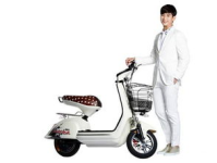 娱乐吃瓜酱电动车,引领绿色出行新风尚