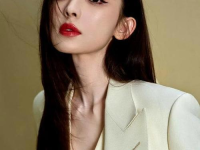 51网红爆料吃瓜,揭秘网红圈幕后黑幕，吃瓜群众热议不断！”