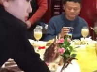 吃瓜娱乐倒水,揭秘明星幕后生活点滴